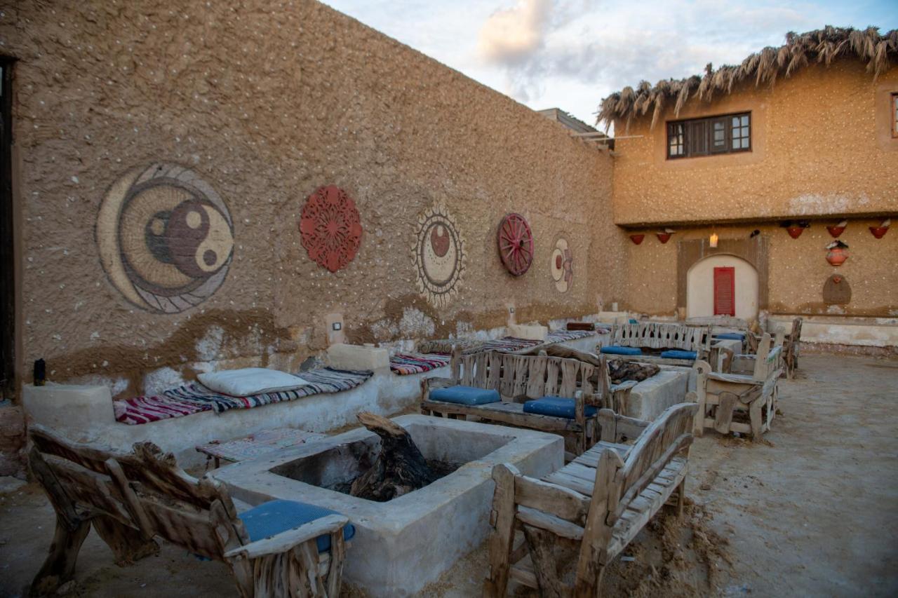 Taghaghien Island Resort シワ・オアシス エクステリア 写真